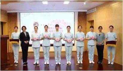 展禮儀風采 樹巾幗形象——市人民醫(yī)院開展窗口服務禮儀培訓紀實